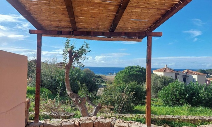 Canneddi Apartamento | Flat with sea view terrace in holiday village near Isola Rossa