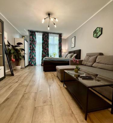 Opole Apartamento | FLAMING DeLuxe z balkonem w centrum, darmowy parking, późne wymeldowanie do 12 - dłuższe spanie, FV