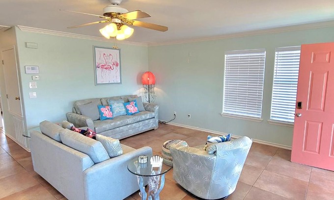 Flour Bluff Casa | Flamingo Lagoon