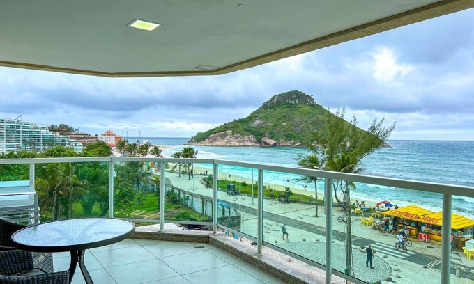 Recreio dos Bandeirantes Apartamento | Flat a beira mar no Recreio dos Bandeirantes/RJ