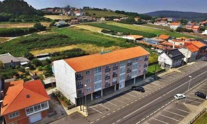 Malpica de Bergantinos Apartamento | Ref. 11272 Comfortable and nearby everything.