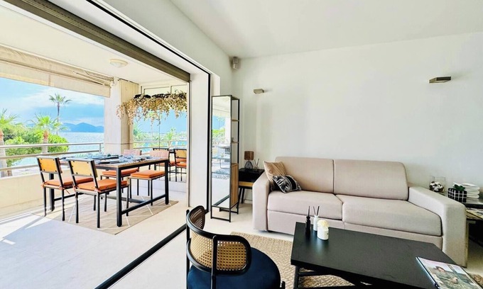 Cannes City Centre Apartamento | Flat Croisette 67 - Terrace & Jacuzzi Apartment