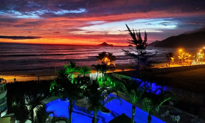 Recreio dos Bandeirantes Complejo | flat foot on the sand
