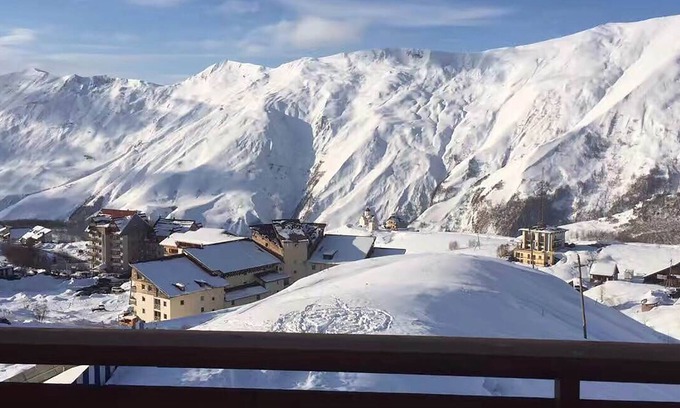 Kazbegi Apartamento | Piso en complejo Gudauri - cerca de la traza 1 de esquí