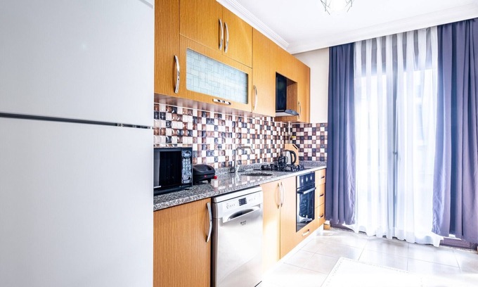 Maltepe Apartamento | Flat in Maltepe with Balcony near Shopping Malls