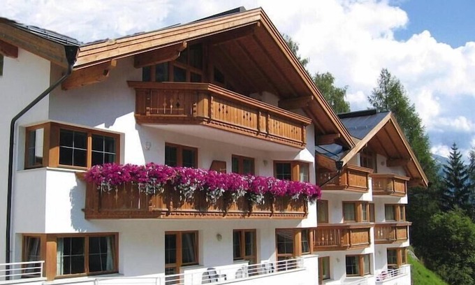 Sankt Anton am Arlberg Apartamento | Piso en St. Anton am Arlberg con balcón