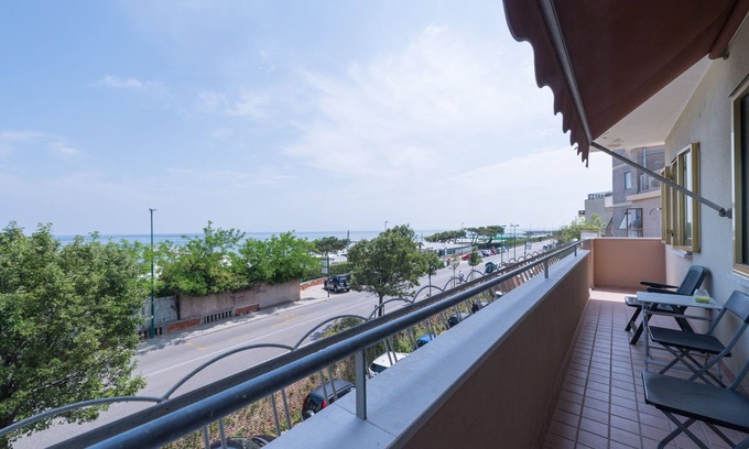 Santa Maria in Stelle Apartamento | Apartamento con vistas al mar para familias o grupos cerca del mar.