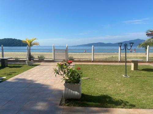 Garatucaia Apartamento | Flat pé na areia em Garatucaia