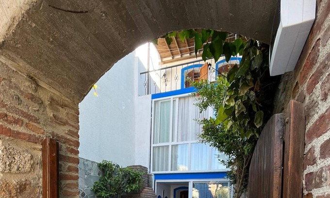 Bozcaada Apartamento | Flat w Garden 5 min to Ayazma Beach in Bozcaada