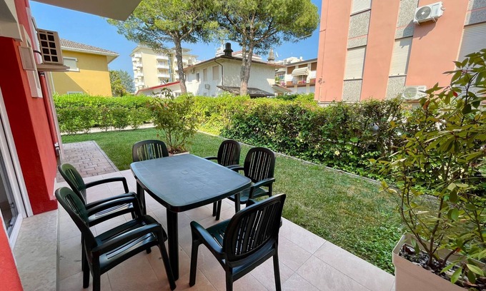 Porto Santa Margherita Apartamento | Piso con jardín privado junto al mar