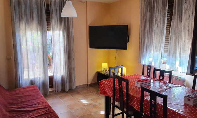 Arenas de San Pedro Condominio | Piso con terraza en Arenas de San Pedro, Sierra de Gredos