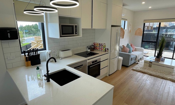 Flat Bush Casa | Flatbush Holiday Accommodation, 3 Bedroom Town House WH2 | Apartment