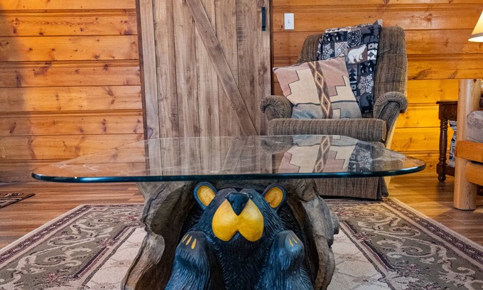 Woods Bay Cabina | Flathead Bear Getaway Cabin - 1 mile to a Flathead Lake Beach
