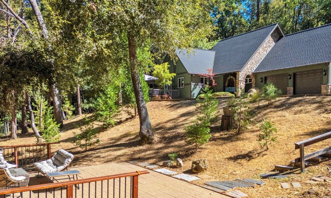Twain Harte Casa | Flatlanders Paradise | Family-Friendly Forest View