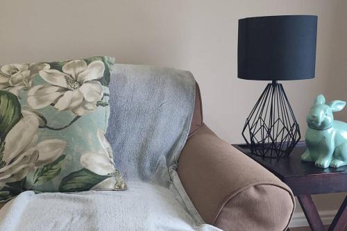 Goodwood Apartamento | Flatlet Close to N1&N7 Offstreet Parking