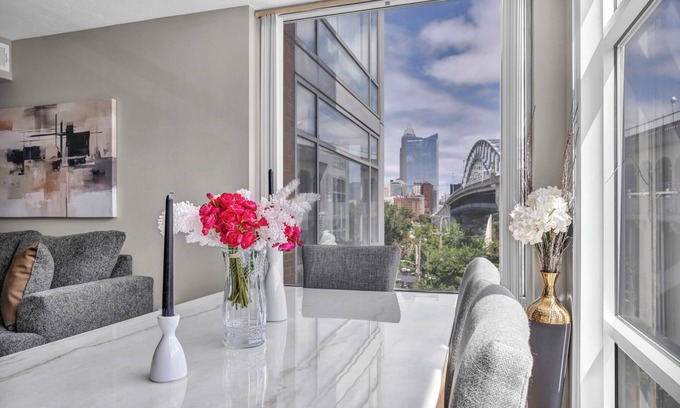 Ohio City Apartamento | Flats CLE Retreat, Free Parking, 24/7 Gym