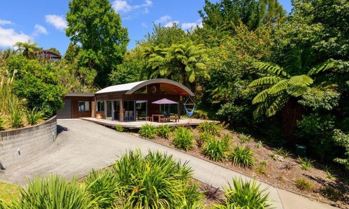 Lake Tarawera Casa | FlaxWater Lake Tarawera
