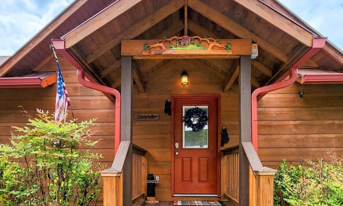 Gatlinburg - Pigeon Forge Cabina | Storyteller Cabin - pozo de fuego, ¡se admiten perros!