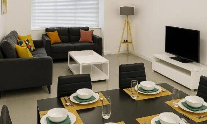 Leavesden Casa | Flexistay hub at Watford (Double Room with Private Bathroom)