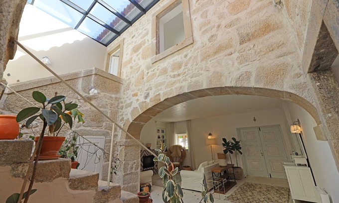 Oliveira do Douro Casa | FLH Gaia Quinta de Sá - Country House