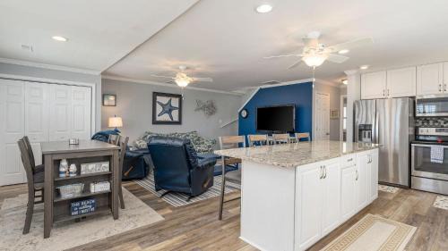 North Myrtle Beach Casa | Flip Flop Inn - 3rd Row - Cherry Grove Section