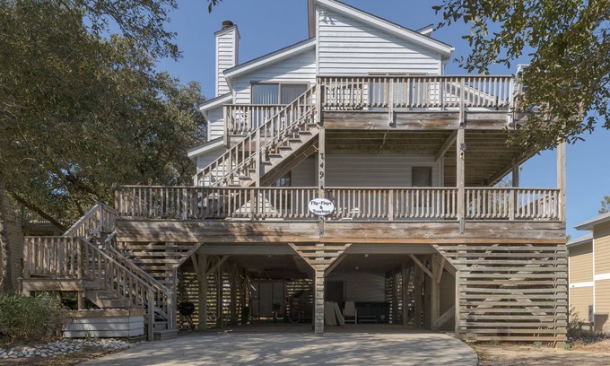 Ocean Sands Casa | Flip Flops & Tree Tops | Oceanside | Ocean Sands | Corolla | Sleeps 8