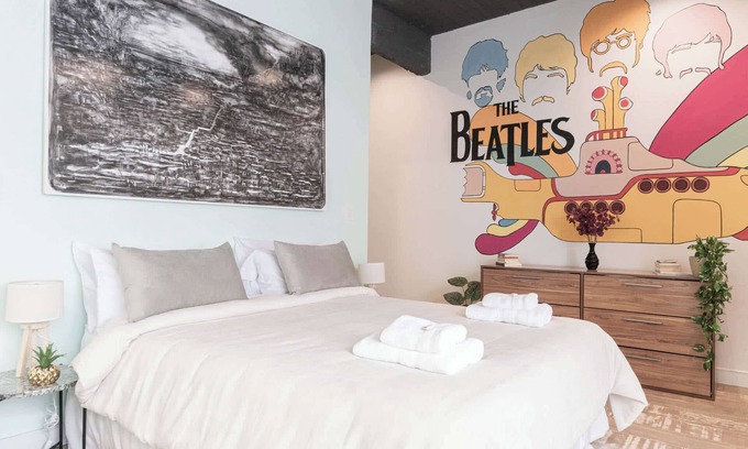 Palermo Condominio | Fliphaus + Chic Haus - 9 Lux Units 36 pax