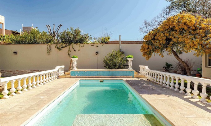 Godoy Cruz Chalet De Esquí | Fliphaus + Casa del Vino - Bodega Escorihuela Gascon