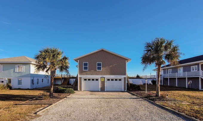 Topsail Beach Casa | Flippin' Out: A Slice of Coastal Paradise