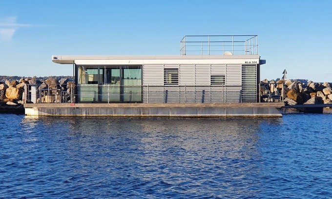 Probstei Casa | Floating 44 in Laboe Sind Schwimmenden Logenplätze an der Kieler Förde