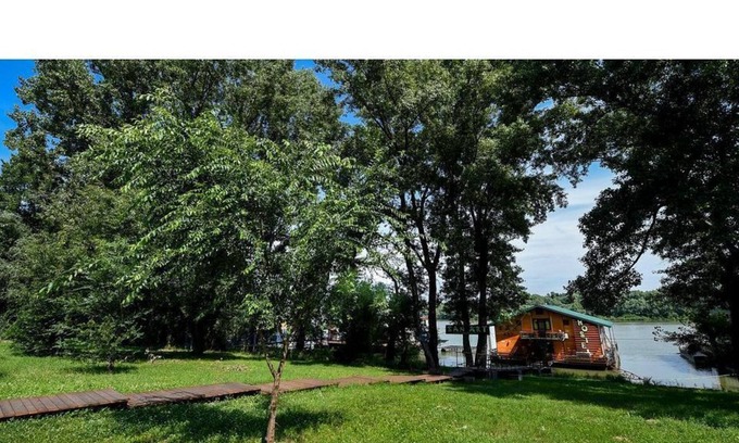 Novi Beograd Casa | Casa flotante en el río, cerca de la ciudad - Apt 7 (Habitación Triple Clásica)