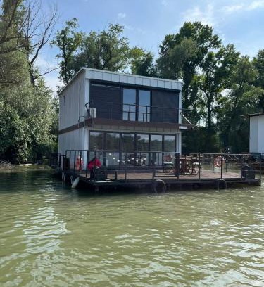 Novi Beograd Cama Y Desayuno | Floating Zen House