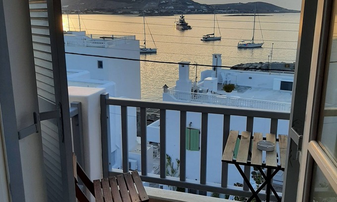 Naousa Apartamento | Flora Rooms and Apartments Paros
