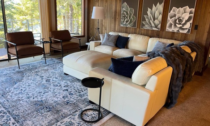 Langlois Casa | Floras Lakefront Pet Friendly Near Bandon Dunes