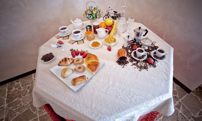 Murat Town Cama Y Desayuno | Flower Bed & Breakfast