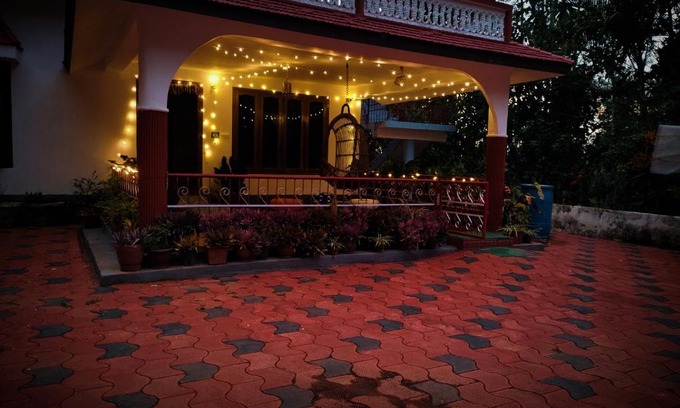 Virarajendrapet Casa | Flower Bee Homestay