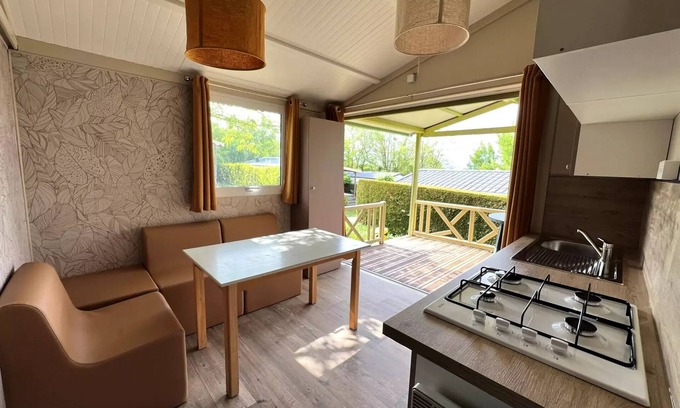 Anneyron Chalet De Esquí | Flower Camping La Chataigneraie **** - Chalet Comfort 25m2 (2 bedrooms) + covered terrace 5 people