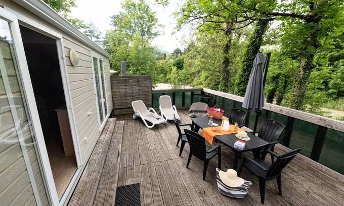 Die Casa | Flower Camping la Pinède **** - Mobile home Premium Riviera 28m2 near river- 2 bedrooms + Terrace with umbrella - 4 people