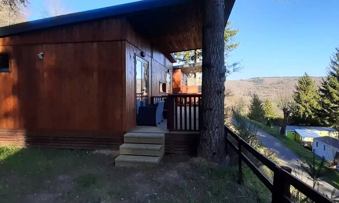 Neuveglise-sur-Truyere Chalet De Esquí | Flower Camping Le Belvédère **** - Chalet Premium BELVEDERE - 3 bedrooms and 2 bathroom 6 persons