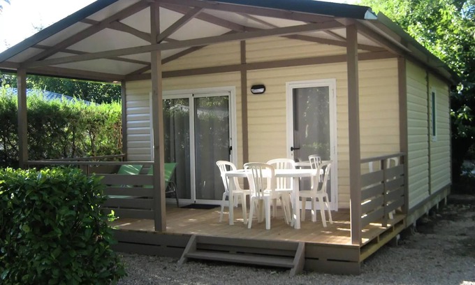 Noves Chalet De Esquí | Flower Camping le Pilon d'Agel *** - Chalet Soléa Comfort 40m2 - 2 bedrooms + air conditioning + TV - of which covered terrace of 13m2 5 people