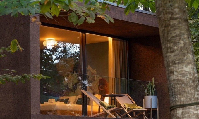 Barroselas Casa | Flower Retreat Bungalow | Serene Garden & Pool
