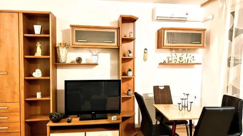 Corvin negyed Apartamento | Flowers apartman