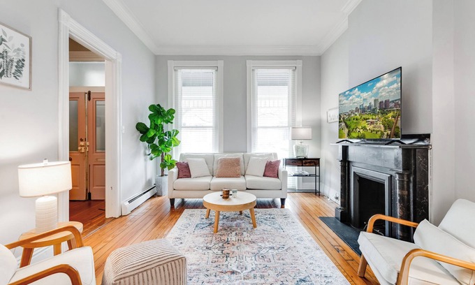 Richmond Casa | 3BR/3BA Heart of RVA | Floyd's FAN-tastic Retreat