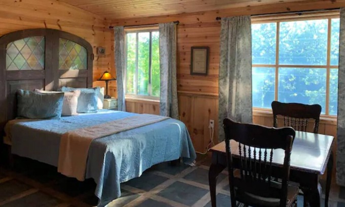 Steelville Casa | Flusszimmer Suite @ Meramec Riverside Lodge & Retreat