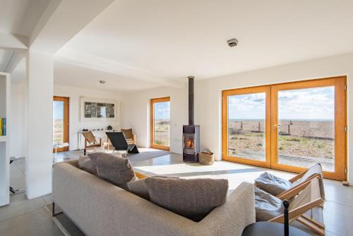 Dungeness Casa | Fog Signal Building by Bloom Stays