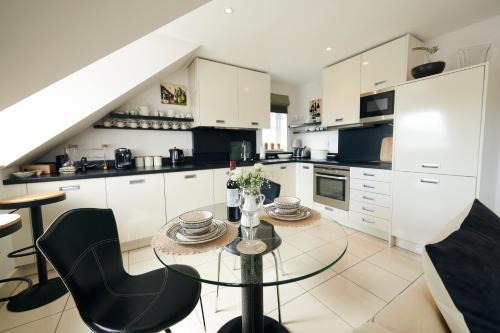 Saundersfoot Apartamento | Footprints-comfortable and modern one bedroom Apartment - walking distance to the pretty harbour