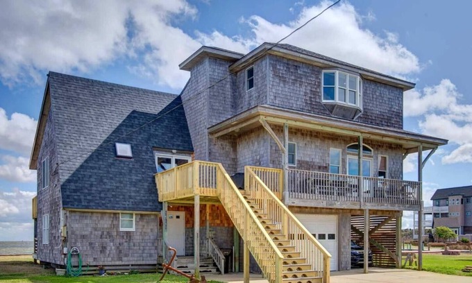 Hatteras Casa | For Reels - Soundfront Home - Pet Friendly