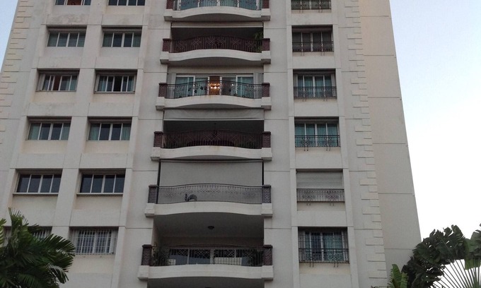 Downtown Santo Domingo Condominio | * En Venta * o * Año de Arrendamiento * Condo de Lujo / Centro de Ciudad Sto Dgo / 3 Suites / Capacidad 6