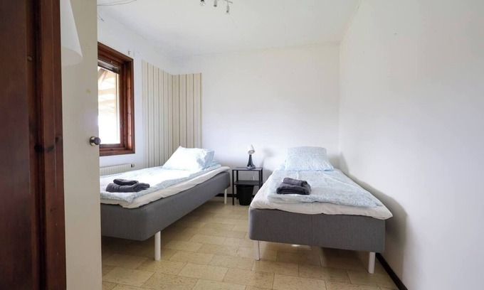 Torslanda Casa | For Workers 12 Beds - Volvo - Parking lot - All-inclusive