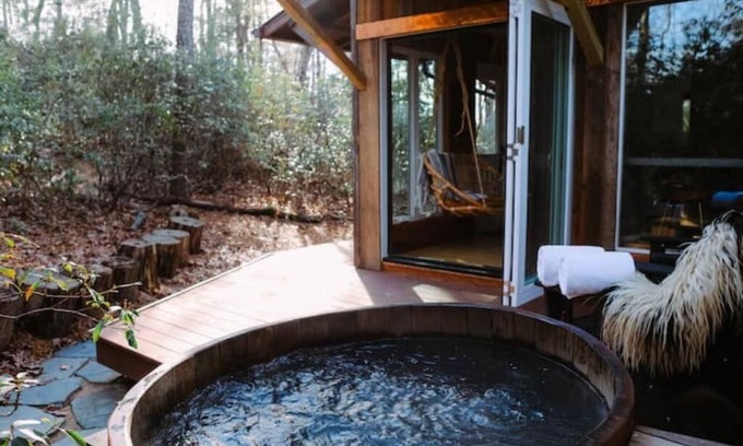 Fairview Casa | Forest Bathhouse – Sauna + Soak Tub + Luxury
